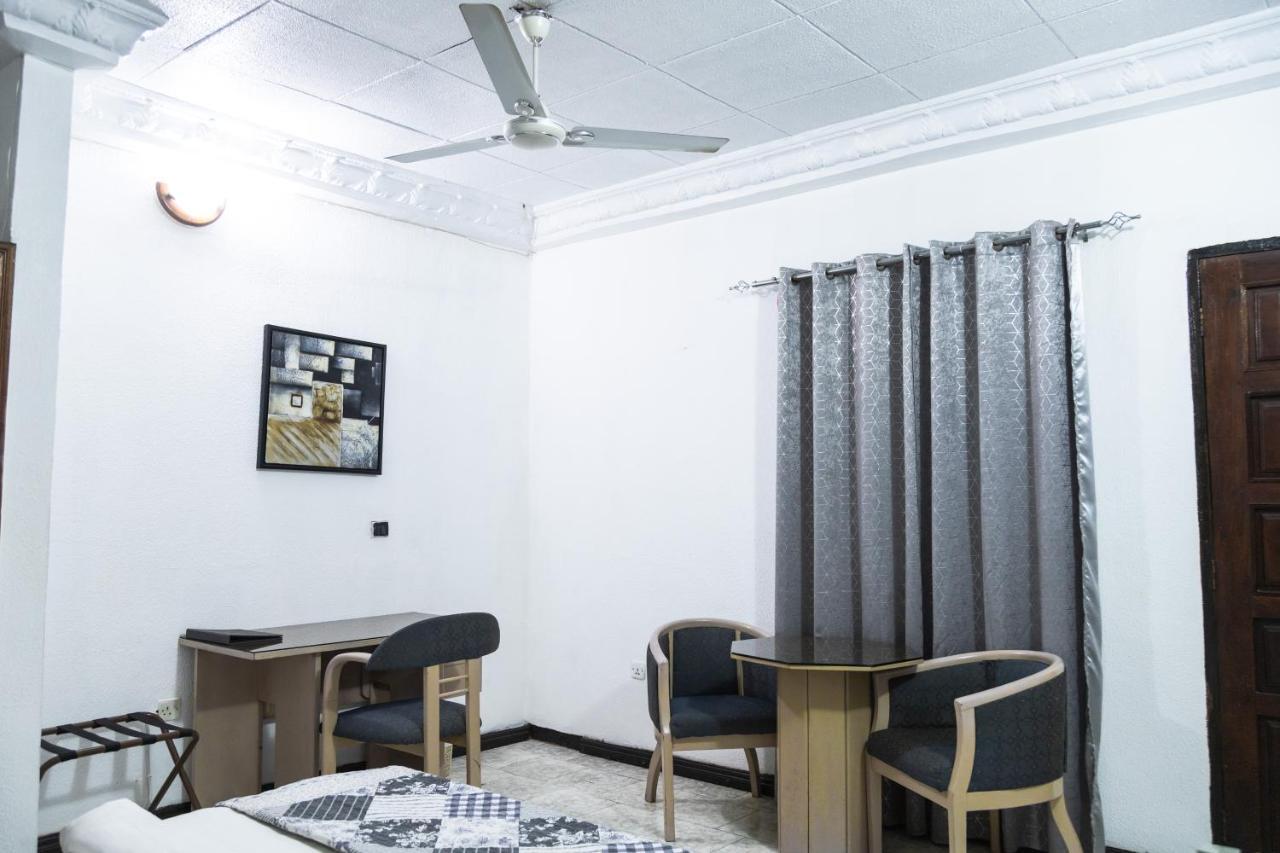 Hill View Hotel West Airport Acra Exterior foto